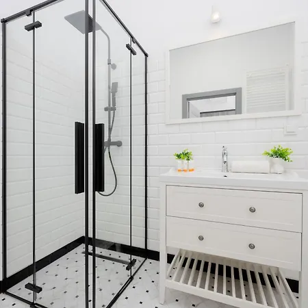 Wyjątkowy Z Uroczym Ogródkiem Oraz Parkingiem By Renters * Varsovia