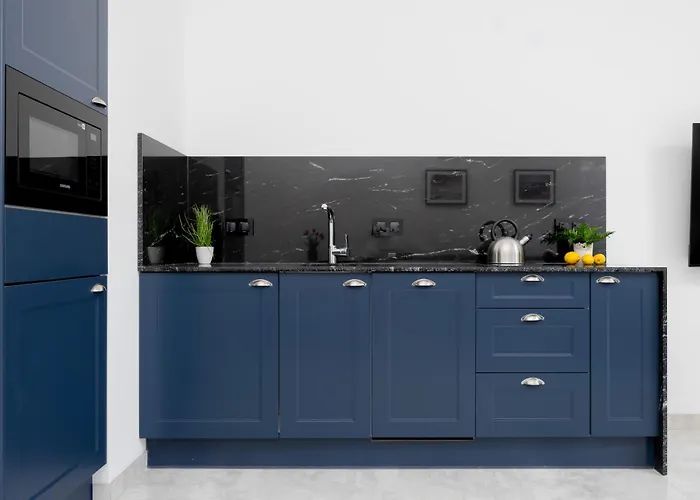 Wyjatkowy Z Uroczym Ogrodkiem Oraz Parkingiem By Renters * Warszawa