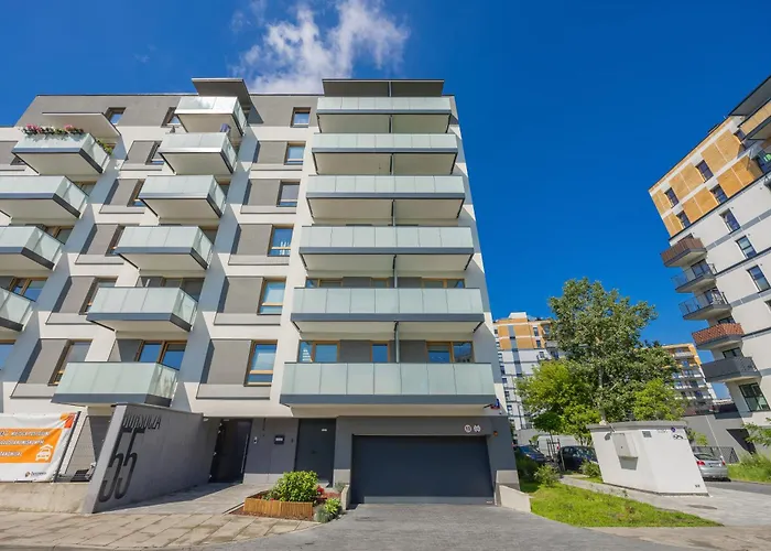 Wyjatkowy Z Uroczym Ogrodkiem Oraz Parkingiem By Renters * Warszawa