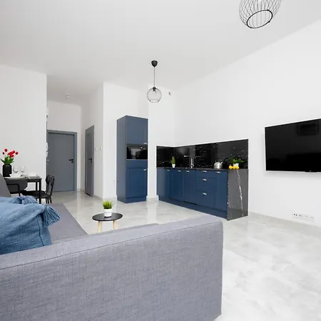 Апартаменты Wyjatkowy Z Uroczym Ogrodkiem Oraz Parkingiem By Renters Варшава