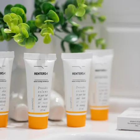 Wyjatkowy Z Uroczym Ogrodkiem Oraz Parkingiem By Renters Appartamento Varsavia